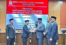 Bupati Bintuni Sampaikan Raperda Pertanggungjawaban APBD 2025
