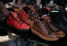 4 Tips Membeli Sepatu Bekas.