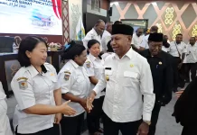Gubernur Papua Barat Tekankan Integritas Pejabat Disdukcapil