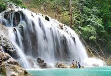 Air Terjun Lapopu, Pesona Tersembunyi Sumba dengan Kolam Hijau Toska