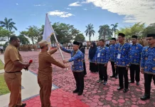 Ass III Setda Papua Barat Lepas Kontingen MTQ, Targetkan Prestasi di Sulsel
