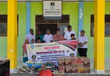 Berbagi Kebahagiaan Kemerdekaan, Pemda Teluk Bintuni Bagikan Sembako dan Kulkas