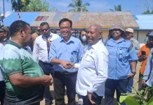 Gubernur Apresiasi Dukungan RRI Manokwari dalam Pembagian Bibit Pohon