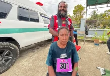 Nela Masyewi Lansia Delapan Anak Menjadi Juara Lari Kemerdekaan di Bintuni