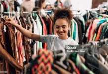 Apa Itu Thrifting? Tren Berburu Pakaian Unik dengan Harga Terjangkau