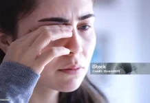 Jangan Mengucek Mata Sembarangan, Ini Risikonya