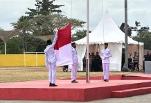 Paskibra Sukses Kibarkan Merah Putih di Teluk Bintuni