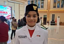 Sophia Hanna Tapilatu Rumaikewi Bangga Jadi Pembawa Baki Penurunan Bendera HUT RI