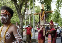 Kirab Salib IYD, Menyapa Umat dan Menyatukan Hati Orang Muda di Imanuel Sanggeng