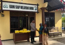 Polres Teluk Bintuni Salurkan 15 Ton Beras SPHP lewat Operasi Pangan Murah