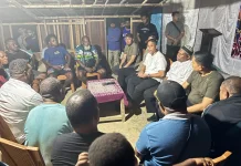 Kesepakatan Uang Adat Akhiri Aksi Palang Jalan di SP 5 Teluk Bintuni