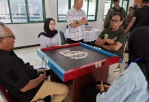 TNI dan Masyarakat Perkenalkan Olahraga Domino