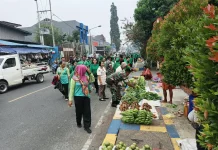 HUT ke-81 TNI, Kodim 1801/Manokwari Belanja di Lapak Mama-Mama Papua