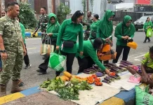 Kemanunggalan Kodim 1801 Manokwari dan Rakyat Meningkatkan Roda Perekonomian