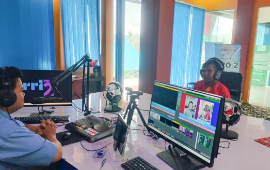 Menjawab Keinginan Pelanggan lewat Rajutan Khas Manokwari