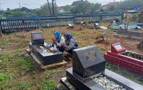 Ziarah Makam jelang Idulfitri, Tradisi Doa dan Rindu yang Terjaga