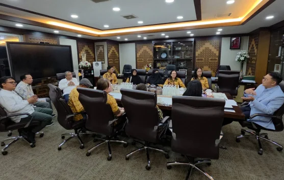Yayasan Phapeda Bintuni Bahas Pengelolaan Sampah Berkelanjutan di DPR RI