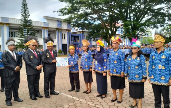 MTsN Manokwari Raih Predikat Adiwiyat di Hardiknas 2026
