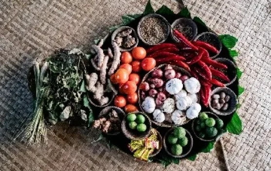 Masakan dengan racikan  Bumbu Dapur yang tepat, adalah Cara Alami Menja
