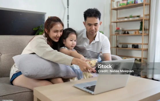 Binge Watching dan Dampaknya bagi Kesehatan