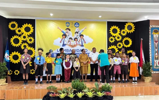 Lomba Pidato Bahasa Inggris Meriahkan HUT Teluk Bintuni ke-23