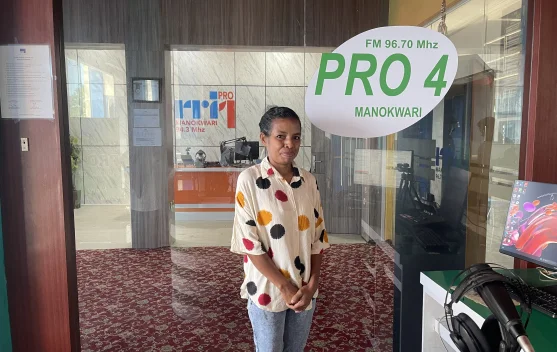 Berawal dari Keluarga, Ruth Puadi Konsisten Lestarikan Sagu Bakar Papua