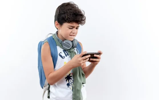 Cara Mengatasi Kecanduan Gadget pada Anak