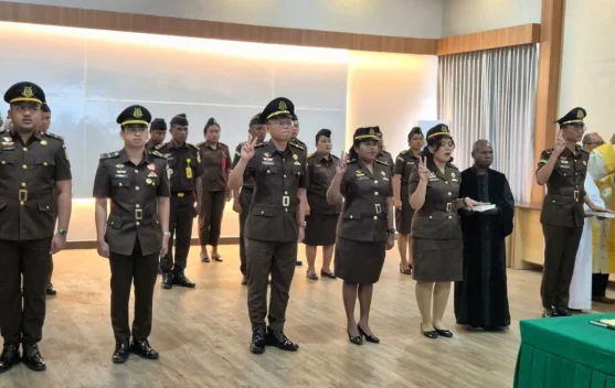 Pelantikan Delapan Pejabat Kejari Manokwari Dorong Semangat Keberagaman