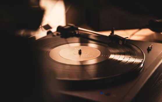 Mendengarkan Musik Bisa Meredakan Stres Ini Faktanya.
