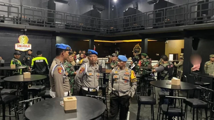 Tim Gabungan Polresta Mataram Tertibkan Hiburan Malam