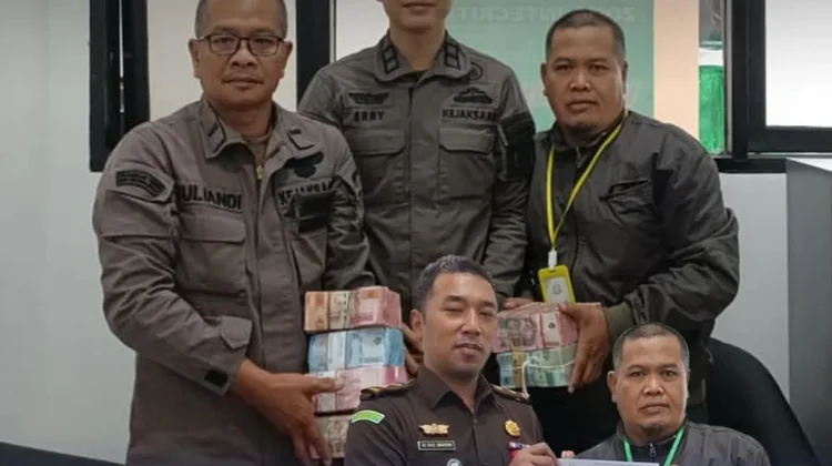 Terdakwa Korupsi Chromebook Titipkan Rp500 Juta ke JPU di Lotim