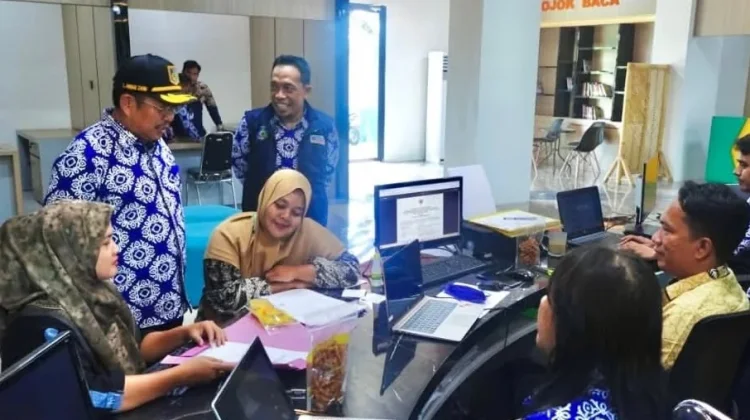 Pelayanan Publik Lobar Dipercepat, Transparansi Diperketat Total