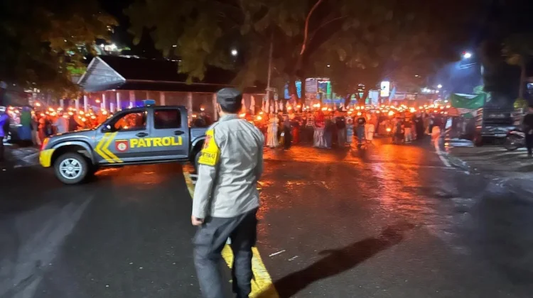 Polres Bima Amankan Pawai Obor Ramadan di Donggo