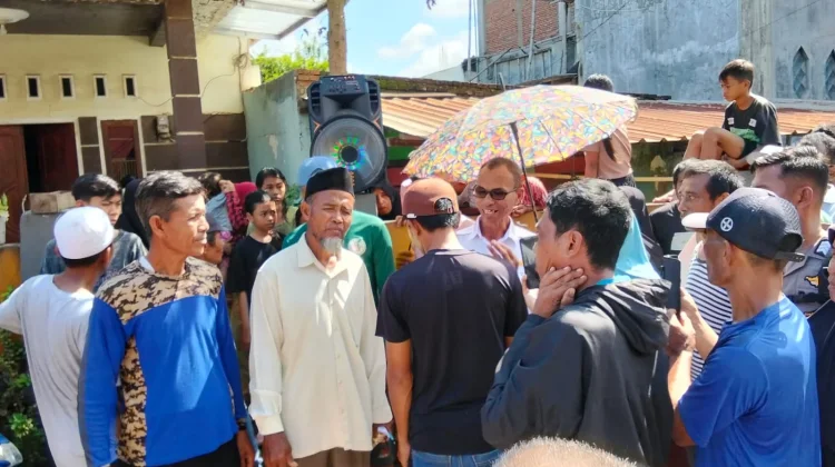 Kinerja Kades Disoal, Kantor Desa Jotang Disegel Warga