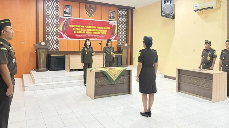 Kajari Lombok Timur Lantik Kepala Seksi Pidum Baru
