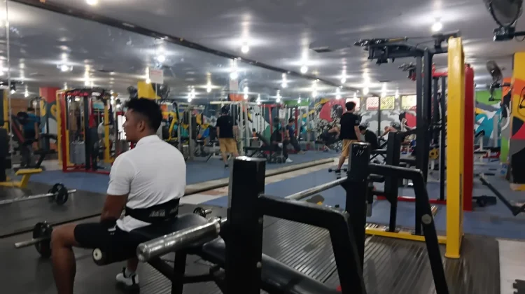 Gym jelang Berbuka, Alternatif Warga Sumbawa saat Ngabuburit