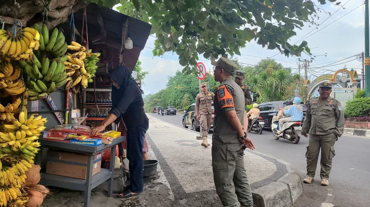 Satpol PP Awasi Warung dan Hiburan saat Ramadan