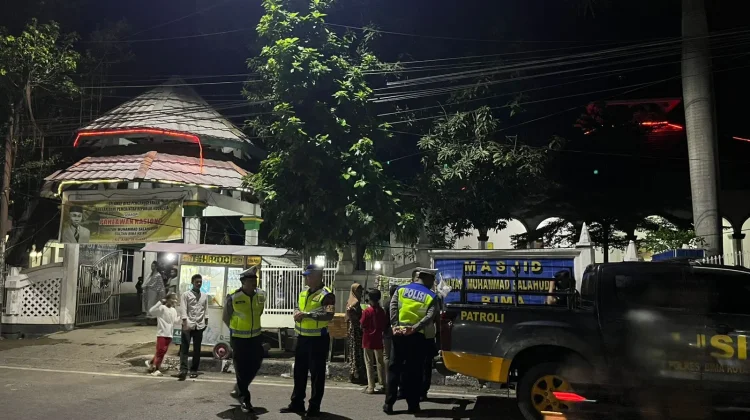 Polres Bima Kota Patroli dan Pengamanan Sholat Tarawih