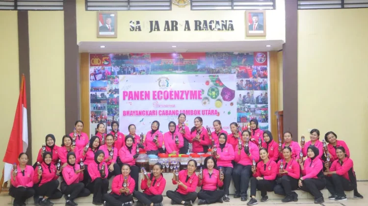 Bhayangkari Lombok Utara Panen 750 Liter Eco Enzym