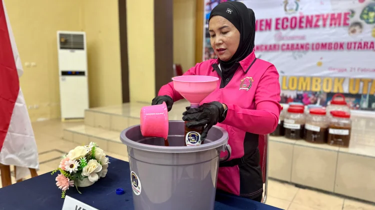 Panen Eco Enzym, Ketua Bhayangkari: Limbah Rumah Tangga Jadi Pupuk Alami