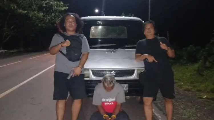 Parkir di Pinggir Jalan, Pikap Pedagang Digasak Maling