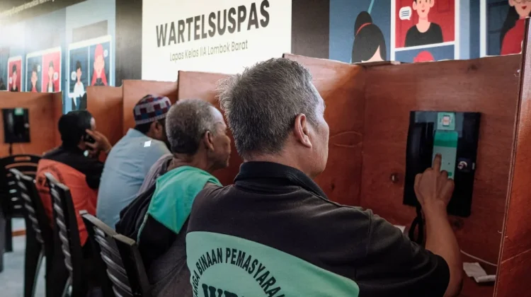 Obat Kangen Warga Binaan, Wartelsuspas Jadi Penawar Rindu Keluarga