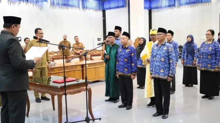 Dukcapil Lombok Barat Diperkuat, Sembilan Pejabat Dilantik