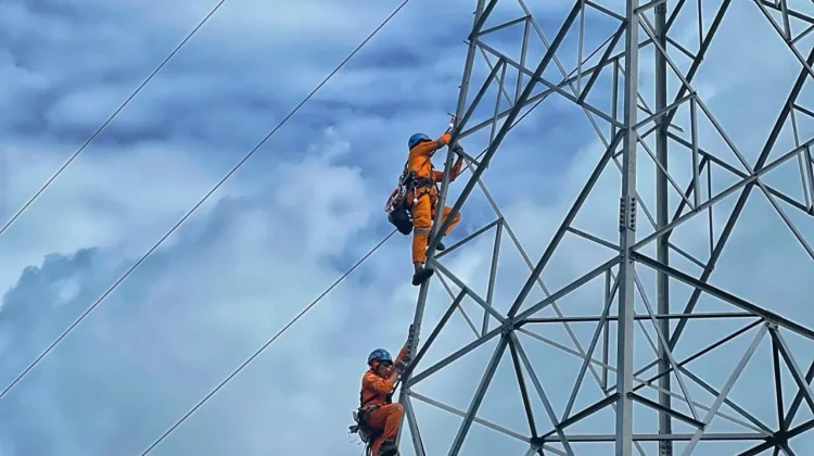 Selama Ramadan PLN Jaga Pasokan Listrik Andal Sumbawa