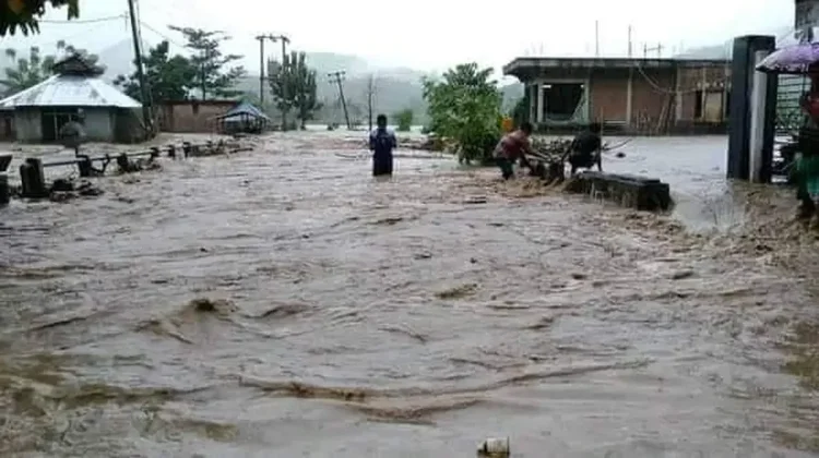 Hujan Waspadai Potensi Banjir di Dua Kecamatan