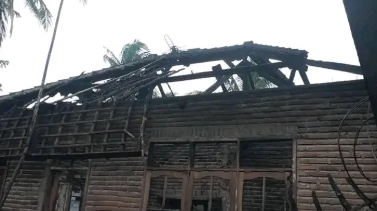 Toko dan Rumah di Tiwugalih Praya Ludes Terbakar