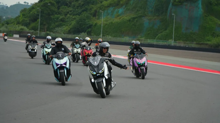 Track Experience di Sirkuit Mandalika : Komunitas Yamaha XMAX Stancemax Semarang