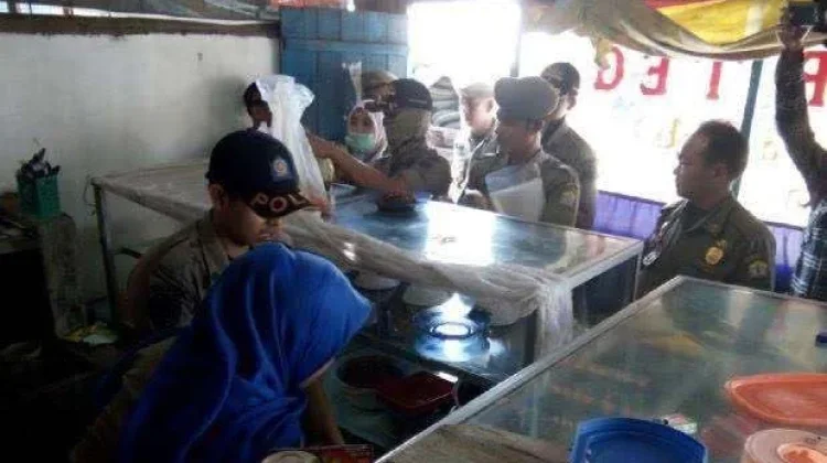 Tertibkan Warung Makan Buka Siang Hari