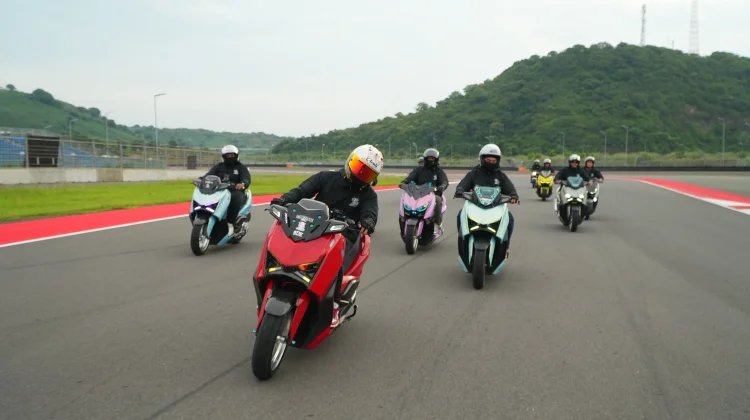 Komunitas XMAX Stancemax Semarang Jajal Track Experience di Sirkuit Mandalika