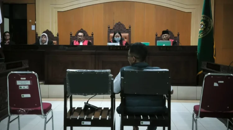 Tiga Anggota DPRD NTB Terdakwa Kasus Suap Jalani Sidang Perdana